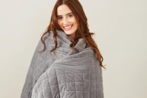 Best Weighted Blankets (Updated 2022) : Don't Get Scammed!