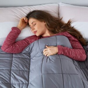 Best Weighted Blankets (Updated 2022) : Don't Get Scammed!